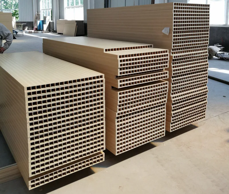 Kokios plastikinės medžiagos tinka WPC durų gamybai?