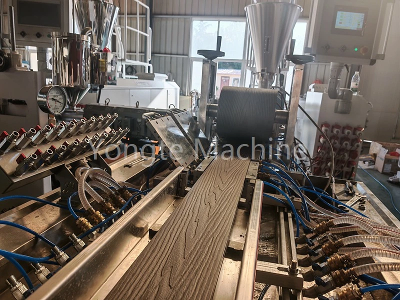 Mašina plastikines atliekas paverskite WPC profiliu