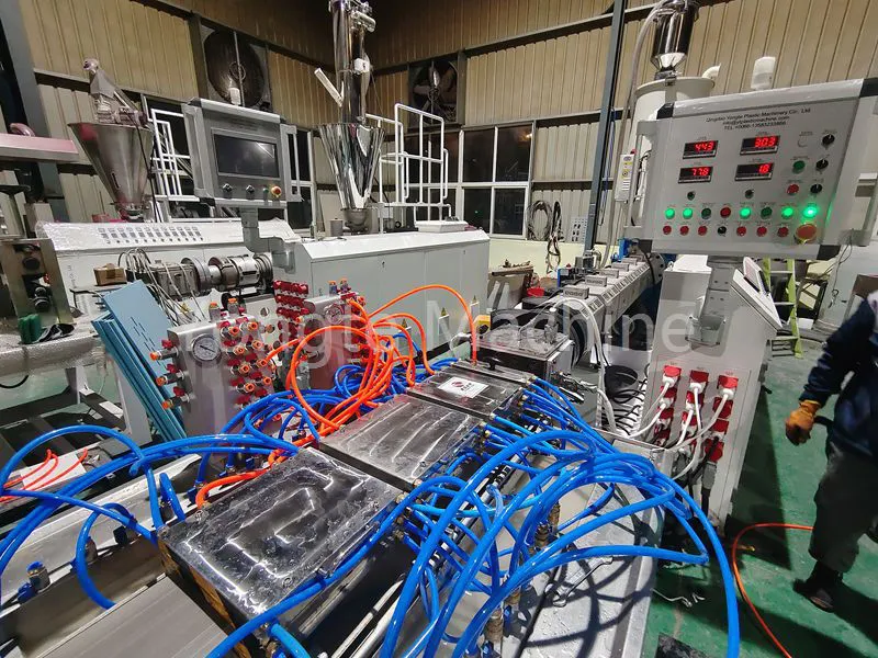 Plastikinės medienos ekstruzijos linija