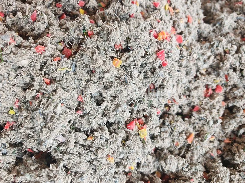 Rūbų ir plastiko atliekų perdirbimo mašina