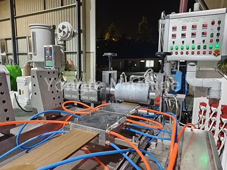 WPC tvorų gamybos mašina